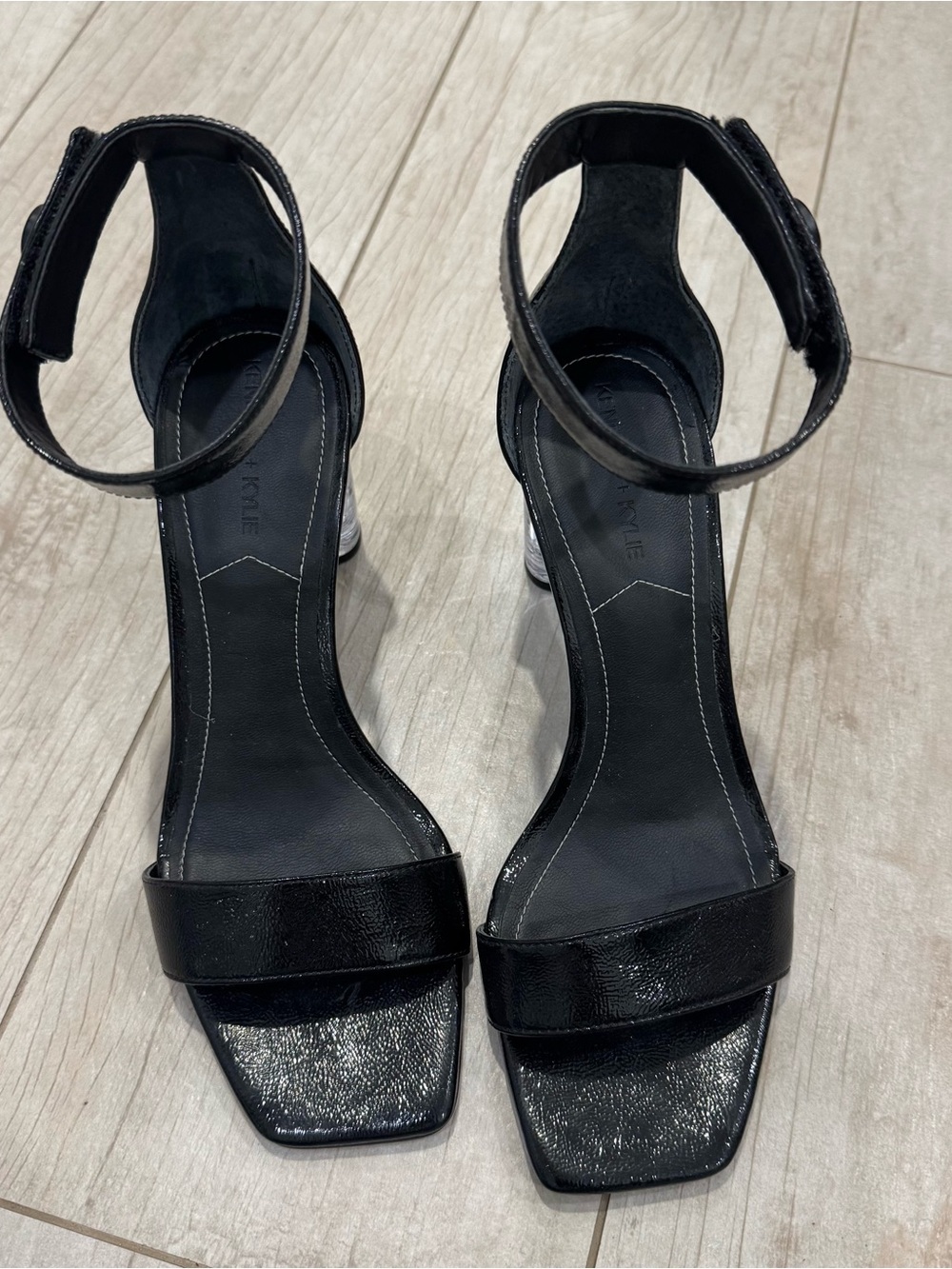 Kendall & Kyle Black Patent Heel Sandal Sz 7